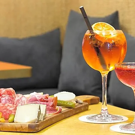 Hotel Oh La La ! Bar Bastille 3*