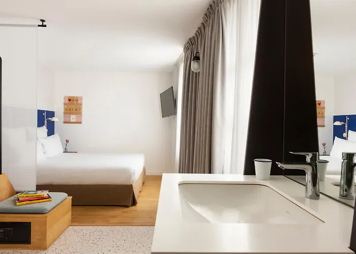 Oh La La ! Bar Bastille 3*