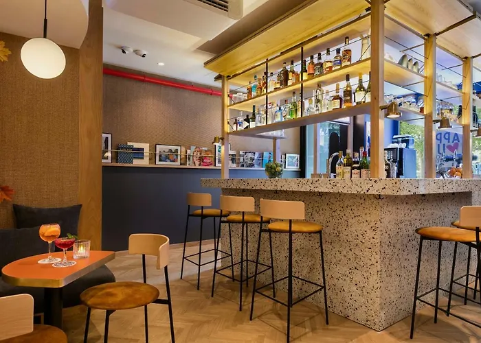 Hotel Oh La La ! Bar Bastille