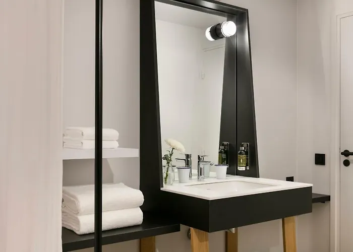 Hotel Oh La La ! Bar Bastille 3*