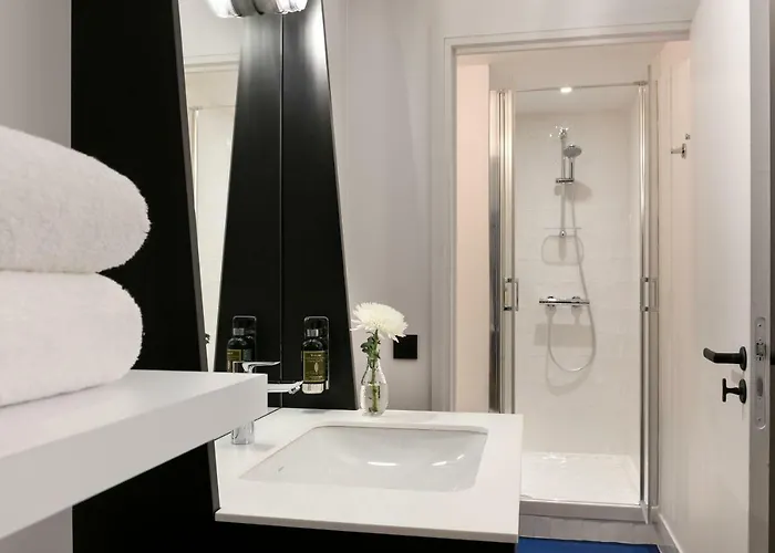 Oh La La ! Bar Bastille Hotel