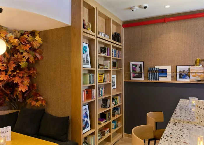 Oh La La ! Bar Bastille Hotel